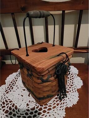 Vtg Country Basket Green Tissue Box Holder Wood Hinged Lid and Heart Cutout Wood